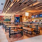 Sandman Signature Winnipeg Airport Hotel & Suites