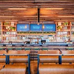 Sandman Signature Winnipeg Airport Hotel & Suites